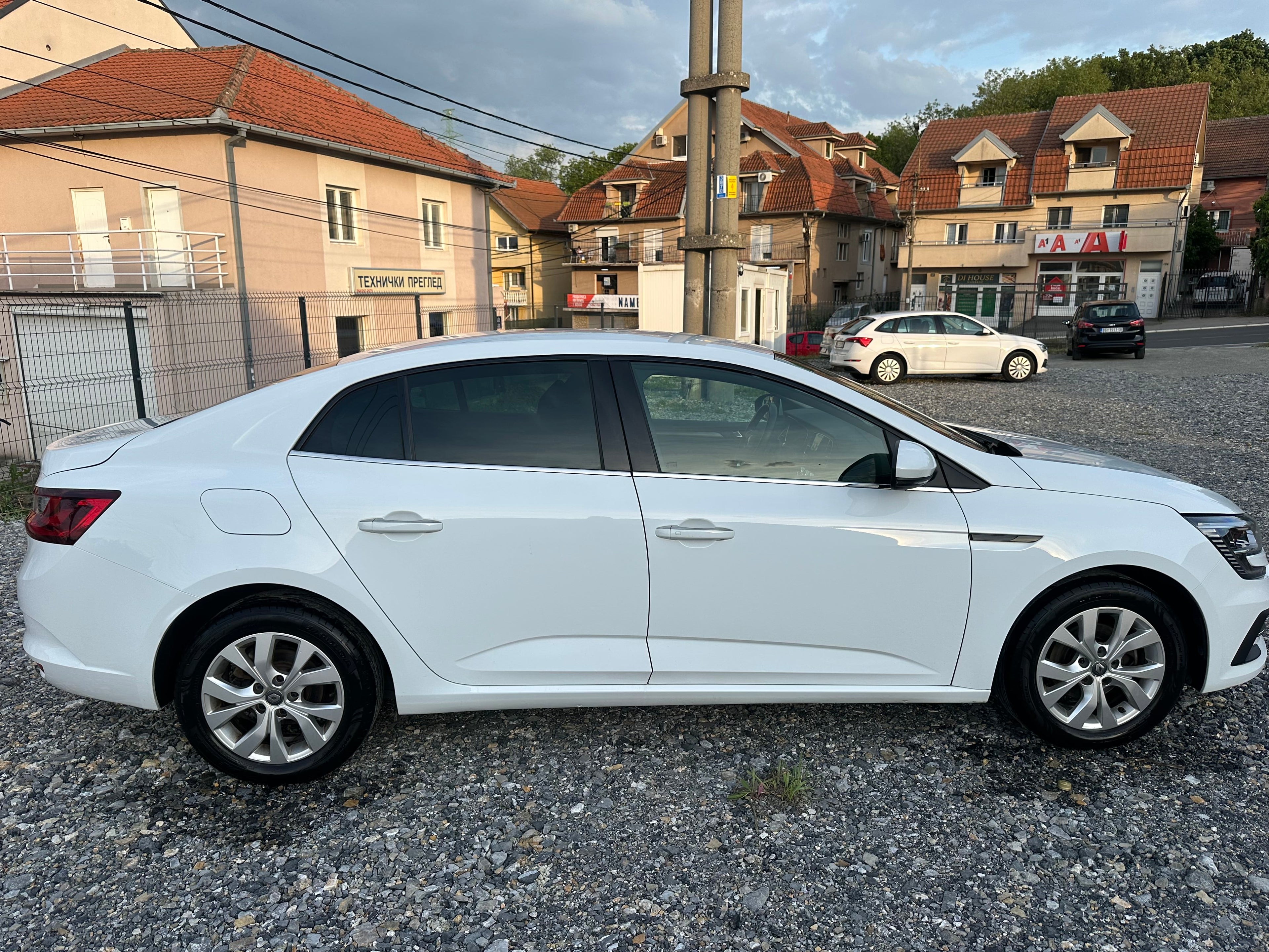 MEGANE GRANDCOUPE INTENS BLUE DCI 115 162.000km