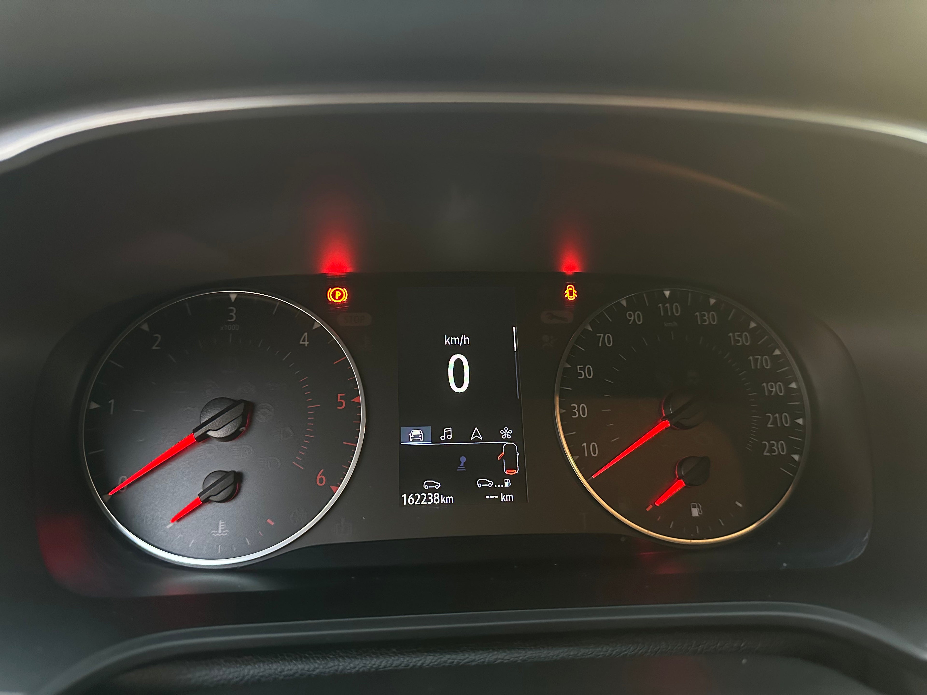 MEGANE GRANDCOUPE INTENS BLUE DCI 115 162.000km