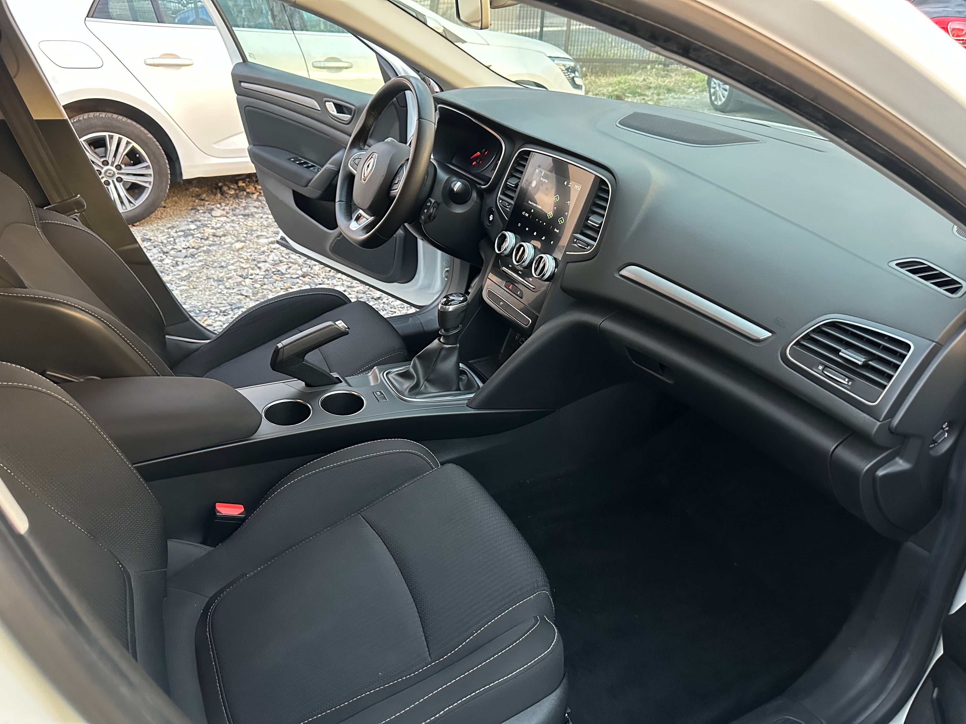 MEGANE GRANDCOUPE INTENS BLUE DCI 115 162.000km